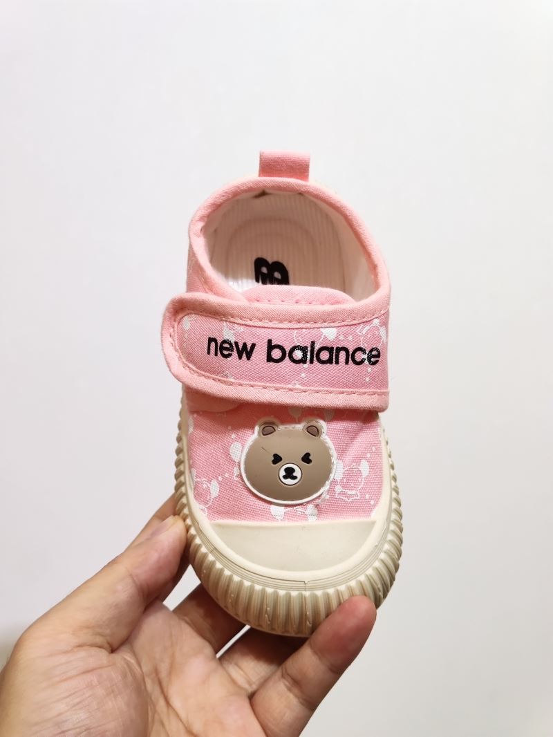 NEW BALANCE SHOES